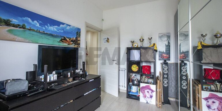 20250929212710-989111-18