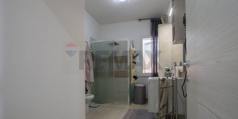 20250929212714-989111-19