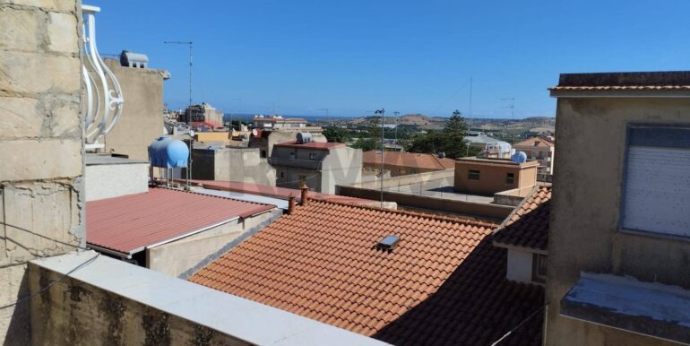 20250929214326-983603-11