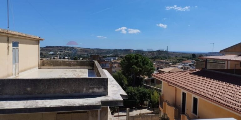 20250929214341-983603-17