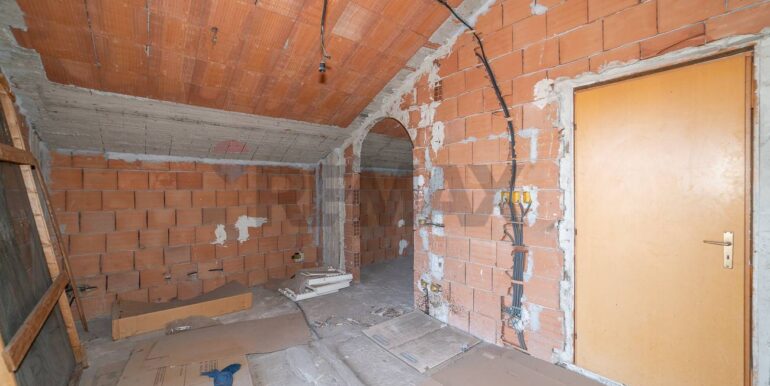 20250930100925-947586-17