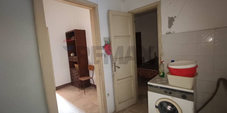 2025093010905-989406-9