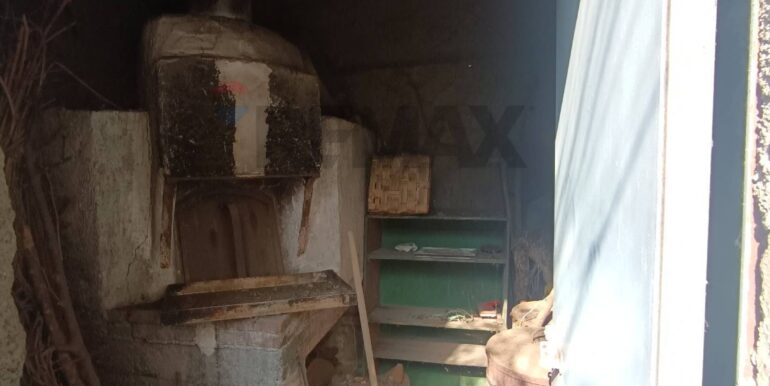 2025093010911-989406-11