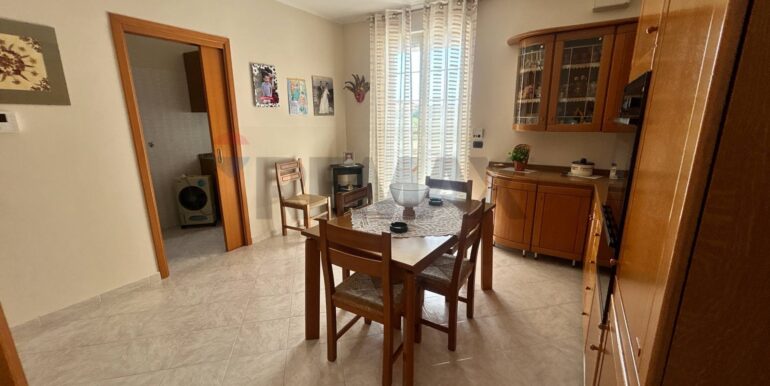 20250930190855-987471-16