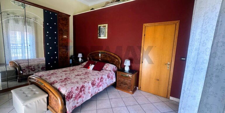 20251001100239-989040-8