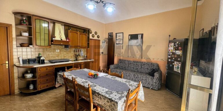 20251001100400-989040-11