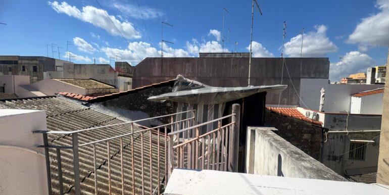 20251001100411-989040-15