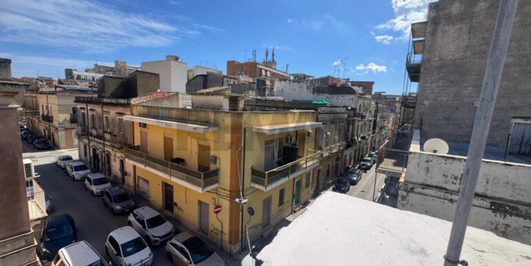 20251001100502-989040-17