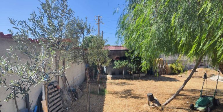 20251001105527-988863-6