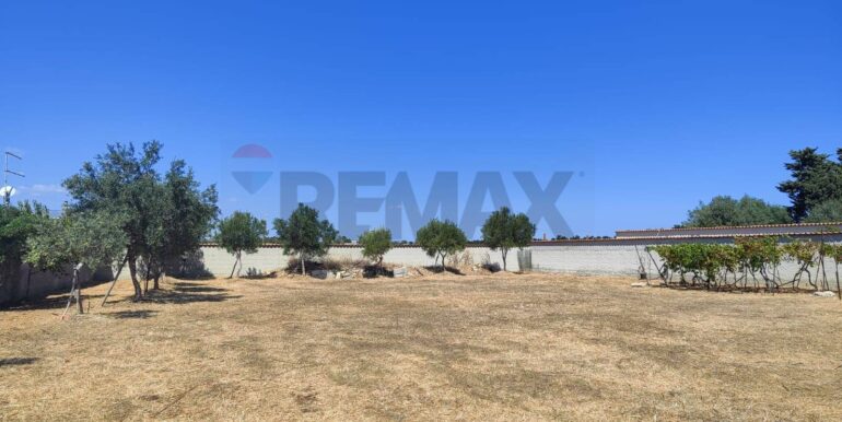 20251001105556-988863-15