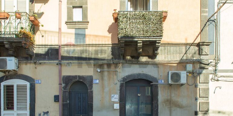 20251001111426-990816-2