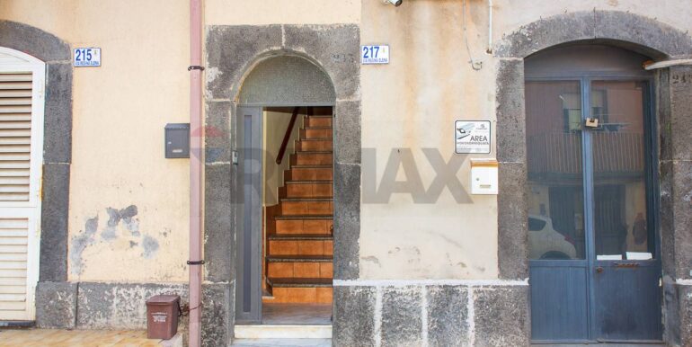 20251001111446-990816-7