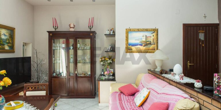 20251001111458-990816-11