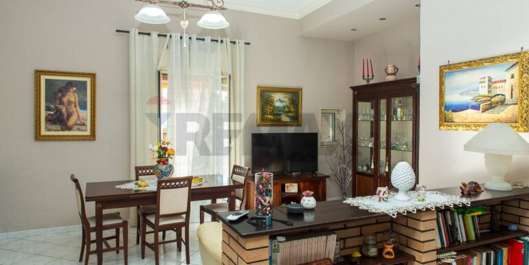 20251001111502-990816-12