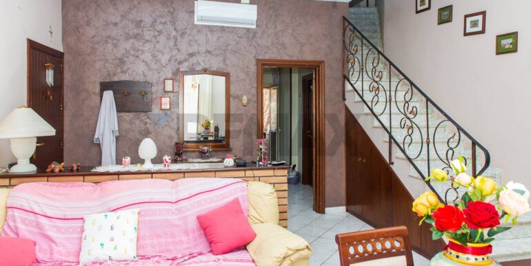 20251001111513-990816-15