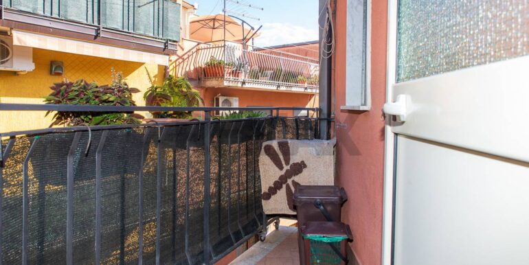 20251001111543-990816-25