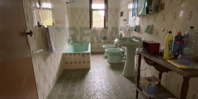 20251001130812-990899-6