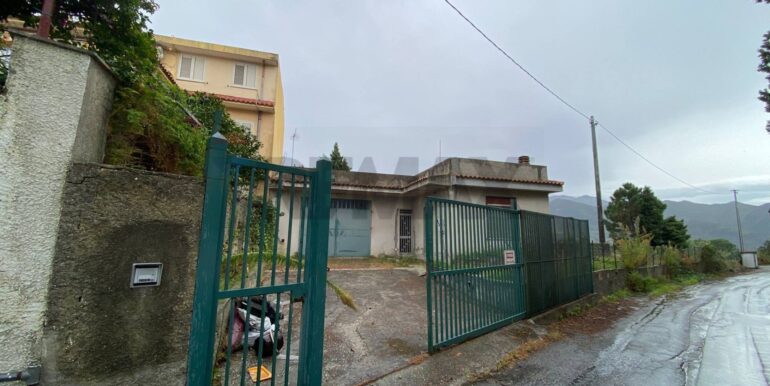 20251001130821-990899-10