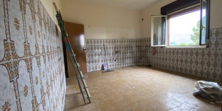 20251001130837-990899-16