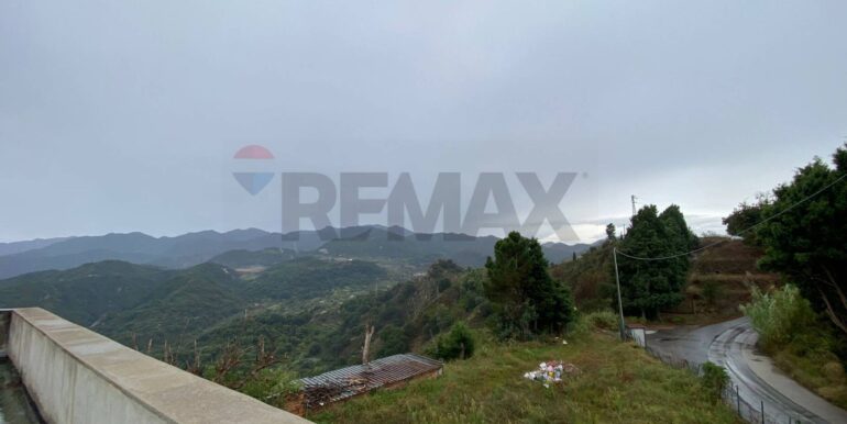 20251001130842-990899-18