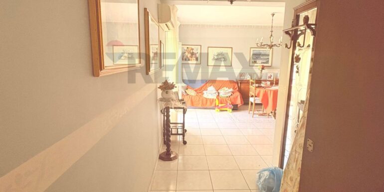 20251001190235-991038-9