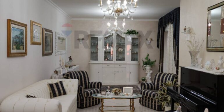 2025100172521-990800-3