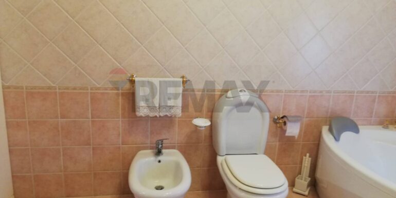 2025100172808-990800-8