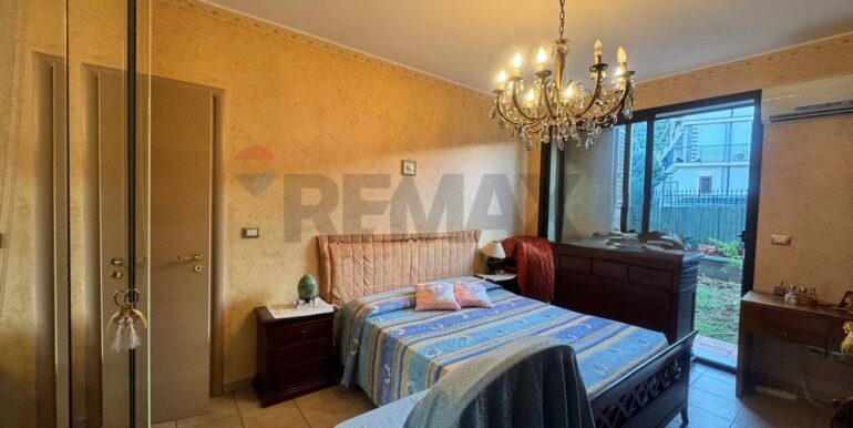 20251002115206-991129-10