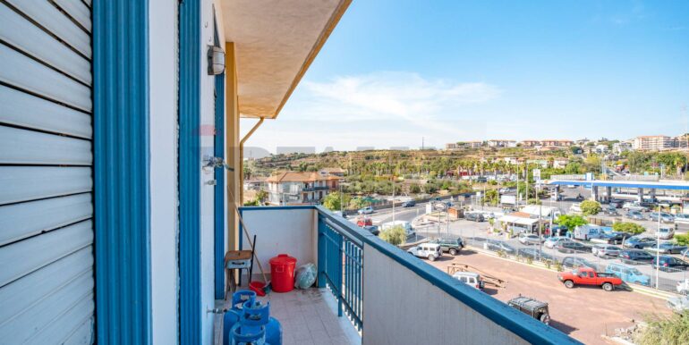 20251002120546-991157-11