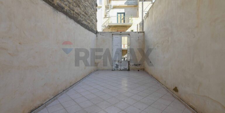 20251002121000-989046-3