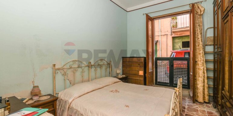 20251002121013-989046-7