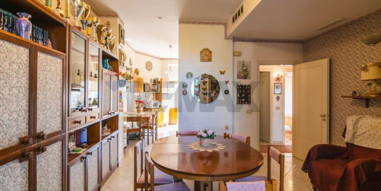 20251002121128-991158-6