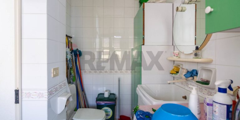 20251002121138-991158-8