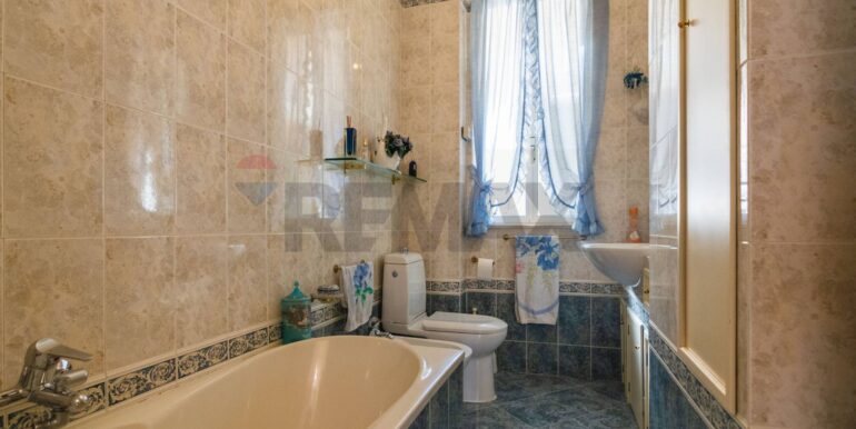 20251002121148-991158-10