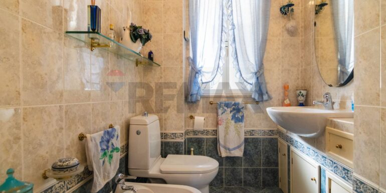 20251002121152-991158-11