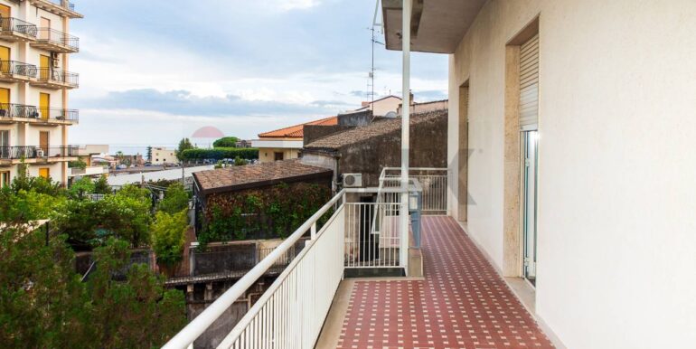 20251002183309-991281-6