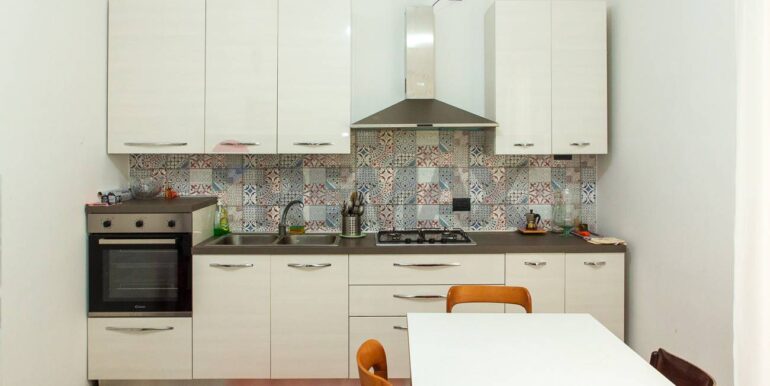 20251002183321-991281-10