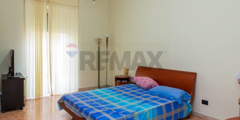 20251002183346-991281-16