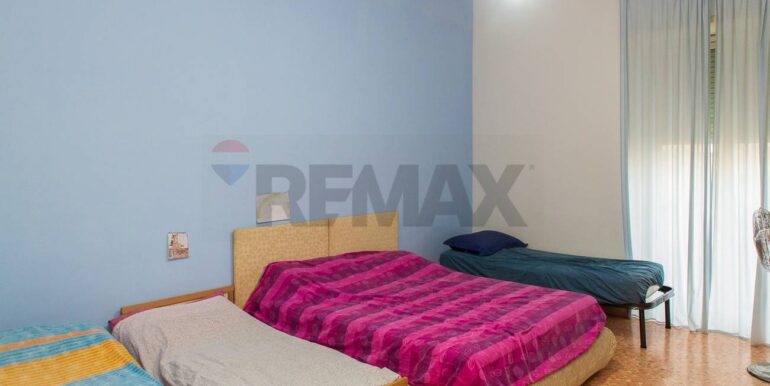 20251002183359-991281-19