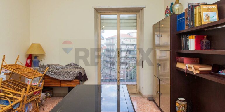 20251002183408-991281-21