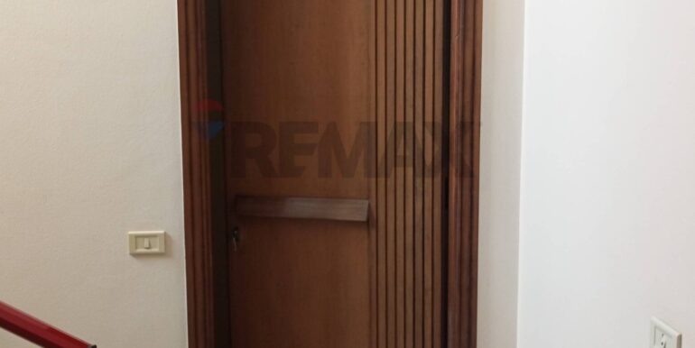 20251002204752-991301-16