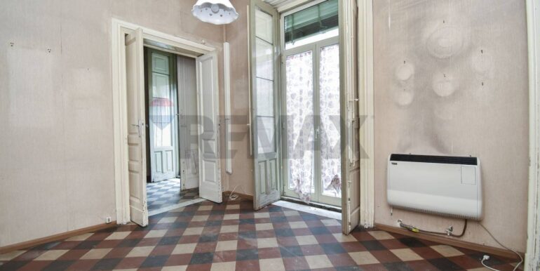 20251002210212-991302-24