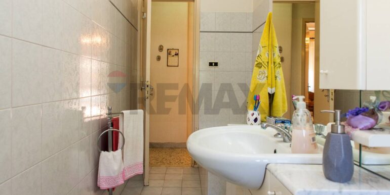 20251003111601-991339-18