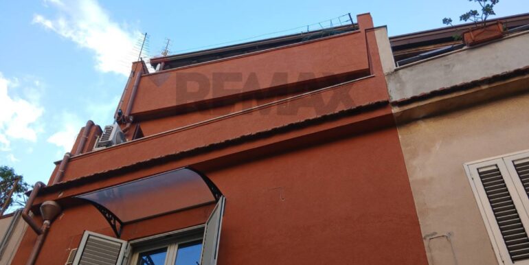 20251003224044-991606-3