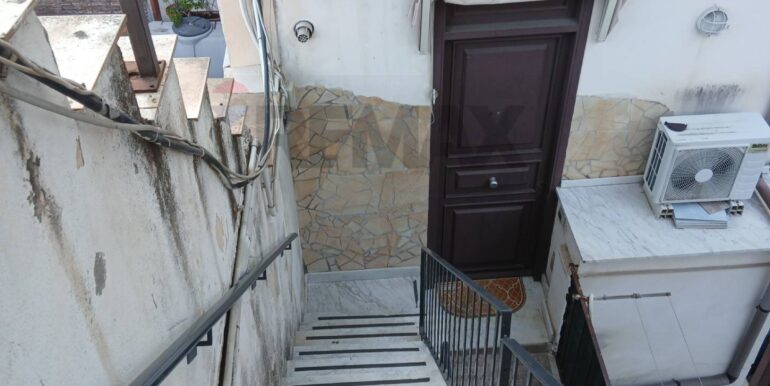 20251003224139-991606-16