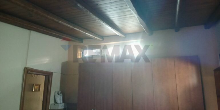 20251003224148-991606-18