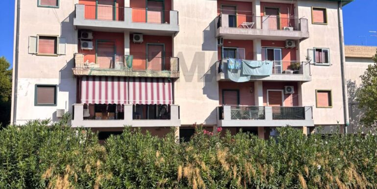 2025100404712-991298-2