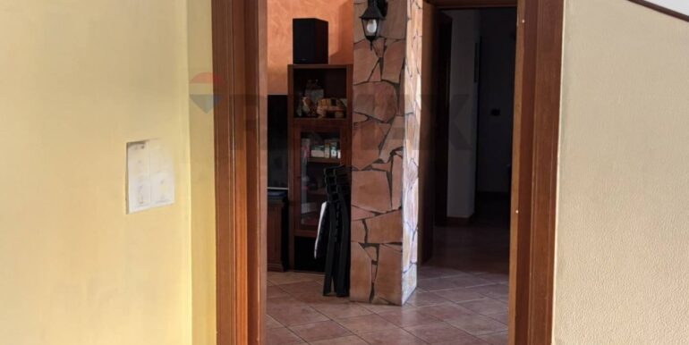 2025100404720-991298-5