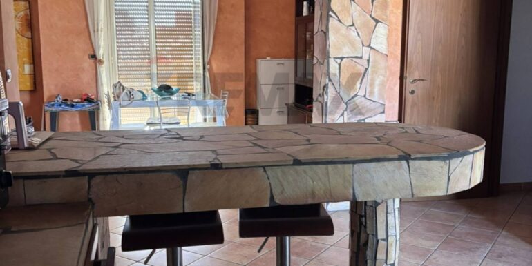 2025100404737-991298-11