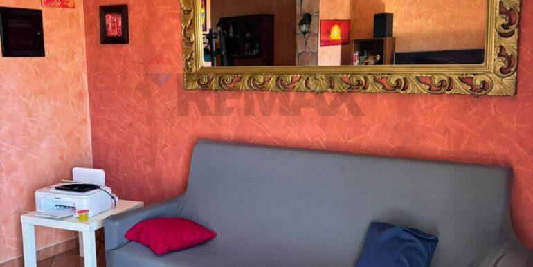 2025100404754-991298-17